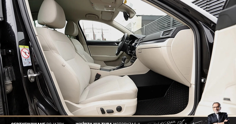 Skoda Superb cena 82899 przebieg: 189998, rok produkcji 2019 z Suchedniów małe 704